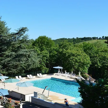 Chateau De Lacomte 4*