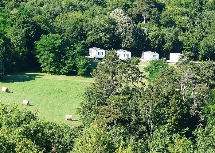 Chateau De Lacomte Hotel