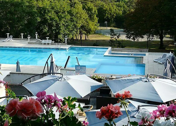 Chateau De Lacomte Carlucet