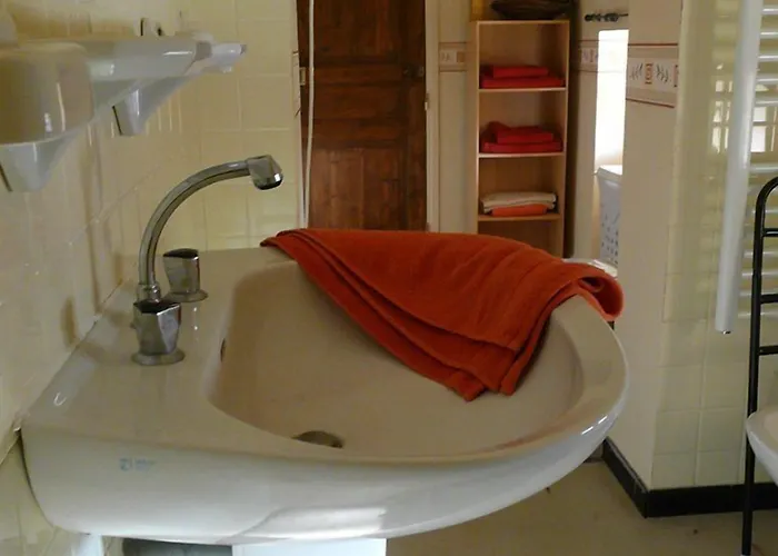 Chateau De Lacomte Carlucet