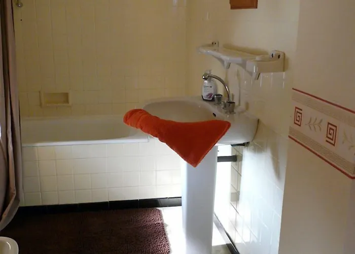 Hotel Chateau De Lacomte