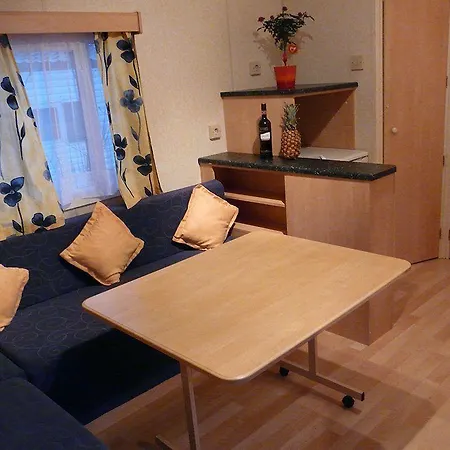 Chateau De Lacomte 4*