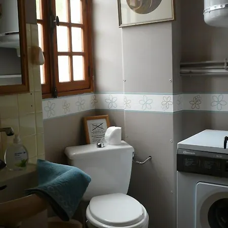 Hotel Chateau De Lacomte 4*