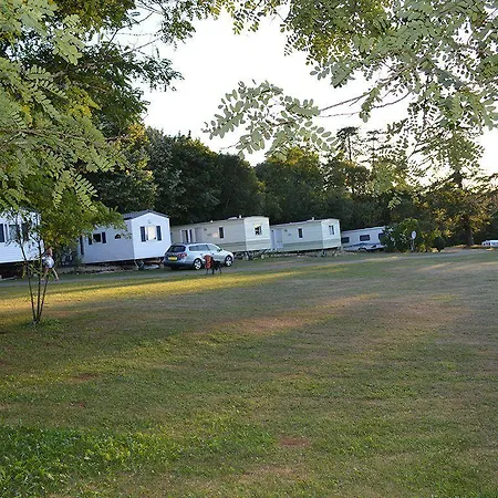 Hotel Chateau De Lacomte Carlucet